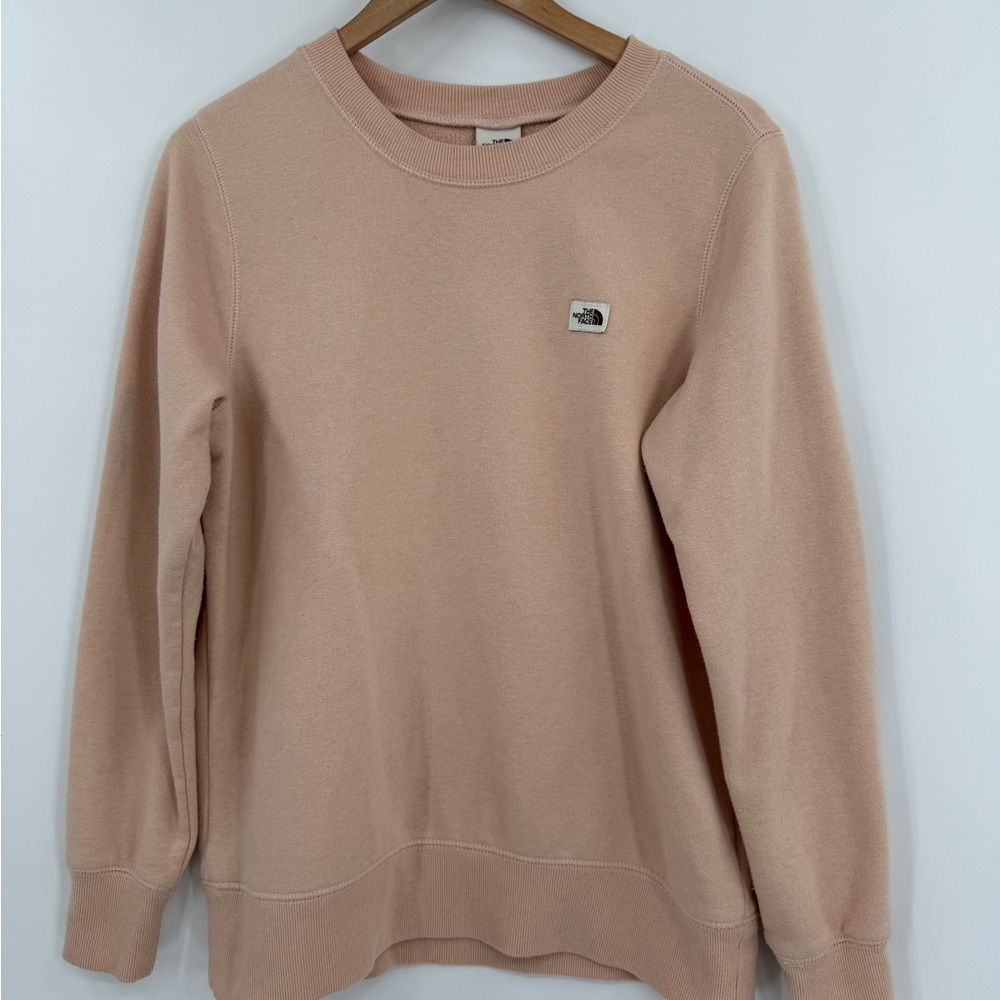 The North Face Women’s Crewneck Logo Patch Sweatshirt in Soft Peach | Medium - Picture 3 of 4